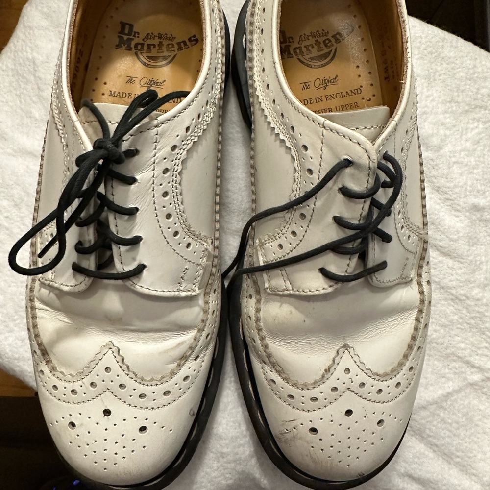 White wingtip Doc Marten’s, Made in England, British sz 5. US Women’s size 7.5-8
